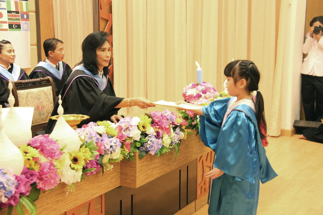 GraduatedAnubarn32013_107